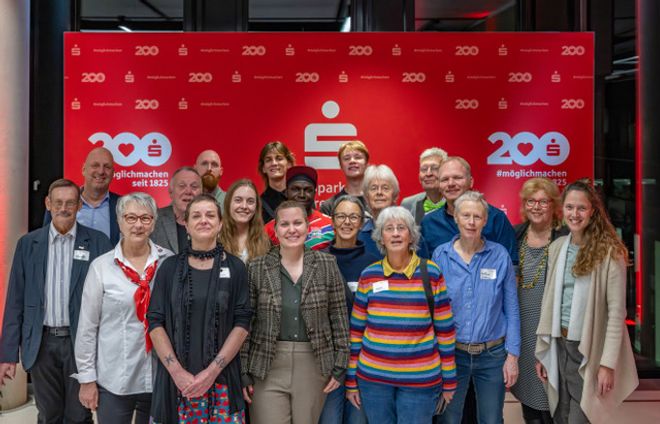 Gruppenbild aller Preisträger:innen