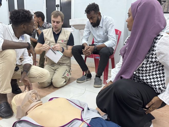 Ein Arzt mit dem Nothilfeteam im Sudan