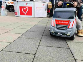 Die Malteser im Bezirk Rheinland West bei Segmüllers Tag der Retter und Helfer in Pulheim