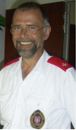 Portrait of deacon Thomas Müller in his Order of Malta uniform, newsletter no. 26 (2006/2007).