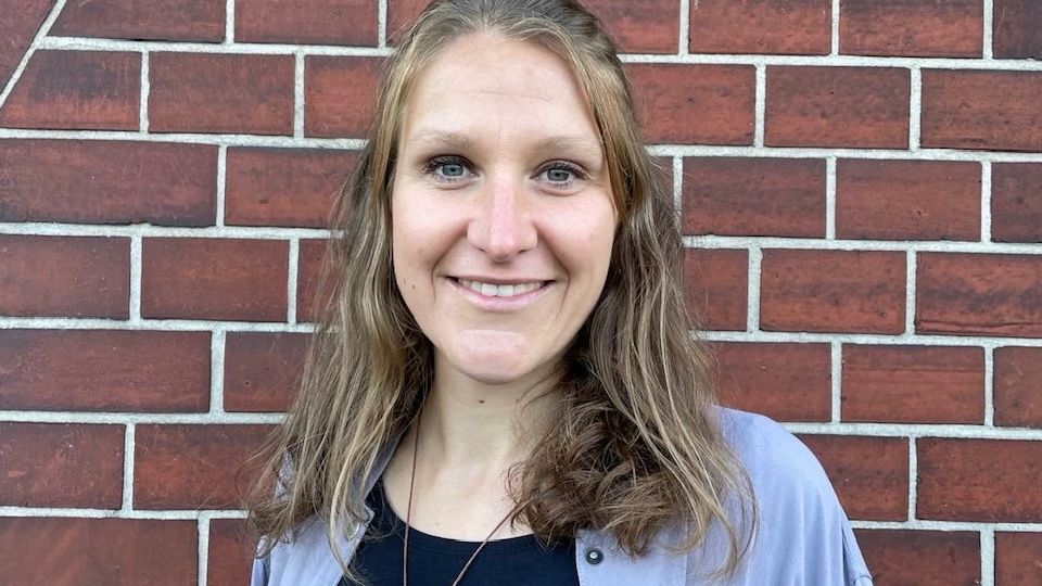 Portrait von Marilena Junghans, Beauftragte für Diskriminierungsschutz.