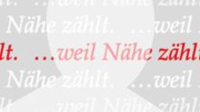 Silhouette einer Person vor grauem Hintergrund mit dem Schriftzug ‚…weil Nähe zählt‘.