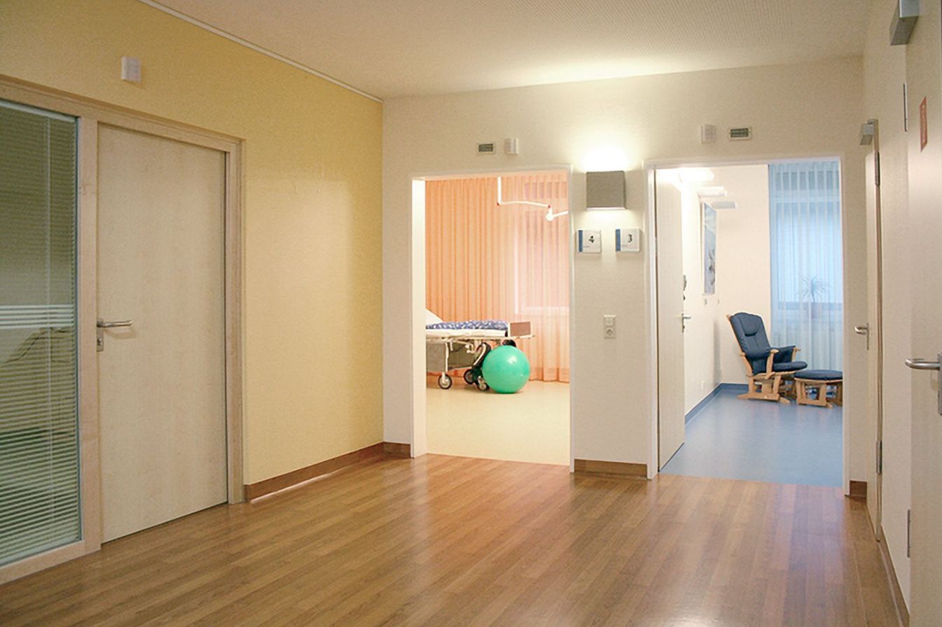 Einblicke vom Flur in Zimmer