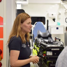 Frau, Rettungswagen