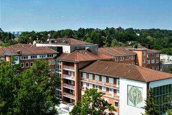 Blick auf das Waldkrankenhaus.