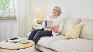 Kundin des Malteser Hausnotrufs