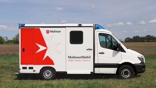 Das MalteserMobil - ein Fahrzeug, das unter anderem Lebensmittel an Menschen ohne Wohnung verteilt.