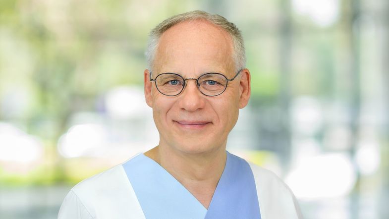 Porträt von Michael Schertl, Funktionsleitung OP-Pflege.