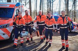 5 Rettungskräfte und 2 Rettungsfahrzeuge (Foto: Malteser)