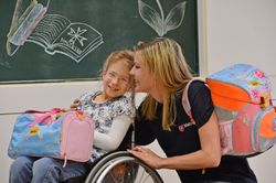 Schulbegleiterinnen und -begleiter ermöglichen Inklusion und Teilhabe von Kindern und Jugendlichen mit Beeinträchtigungen in Kindergarten und Schule. Foto: Malteser