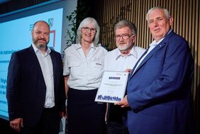Karl-Josef Laumann (MdL) zeichnete im Rahmen der Veranstaltung „Ehrenamt schafft Begegnung – Bürgerschaftliches Engagement in der Seniorenarbeit“ ehrenamtlich getragene Initiativen für ältere Menschen aus