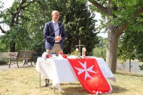 Ein Einblick in das rege und bunte Treiben am vergangenen Samstag rund um das Malteser Zentrum. Geboten wurden afghanischer Tanz, Vorstellung des Besuchs- und Begleitungsdienstes mit Hund, gemeinsame Katastrophenschutz-Übung mit dem THW sowie einen Vortrag zum Thema Patientenverfügung und Co. Fotos: Malteser Fulda/Antonia Sauer