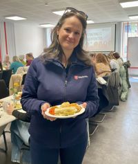 Stephanie Fischer-Stabauer, Malteser-Diözesanoberin, beim Frühstück