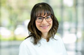 Porträt von PD Dr. med. Verena Lieb, FEBU, FECSM, geschäftsführende Oberärztin.