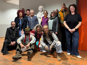 Gruppenfoto der Theaterdarstellenden