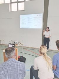 Jasmin Klinkner bereitete Lehrkräfte der Ursulinenschule in Bornheim Hersel Ende April gezielt auf ihre Multiplikatorenrolle beim Thema Laienreanimation vor.