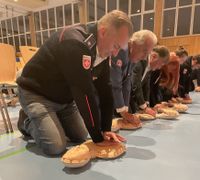 Malteser üben Wiederbelebung