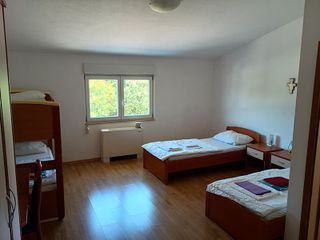 Mehrbettzimmer in der Sanitätsstation in Medjugorje