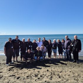 Ein Gruppenfoto am Strand