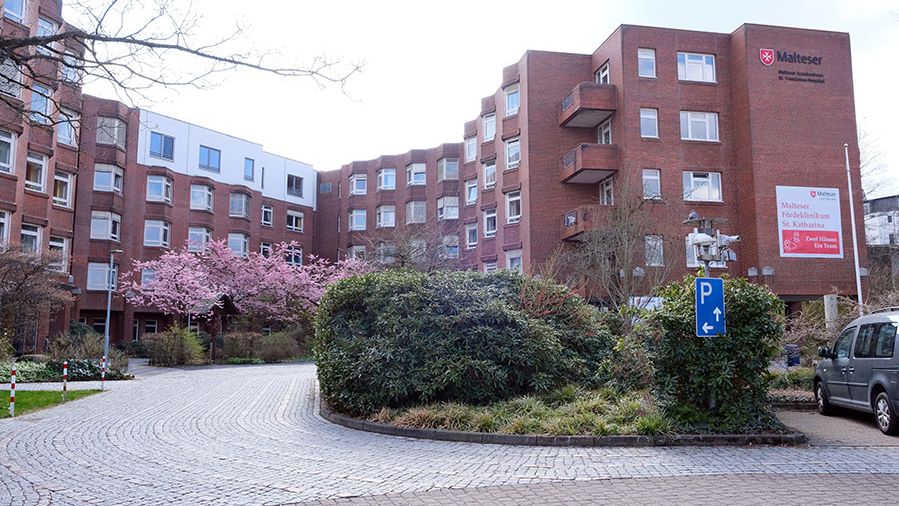 Hausansicht Malteser Fördeklinikum St. Katharina Waldstraße