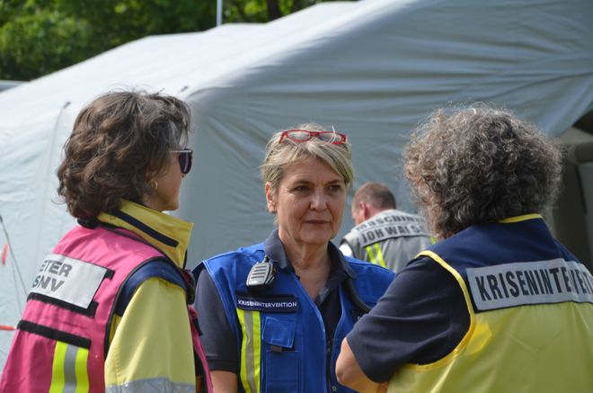 Foto © Wilhelm Horlemann/Malteser: Gerade dann, wenn ein Unglück so schwer wiegt, dass die Worte fehlen, ist emotionale Begleitung wichtig.