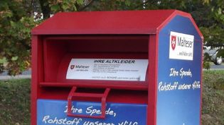 Altkleider Container der Malteser.