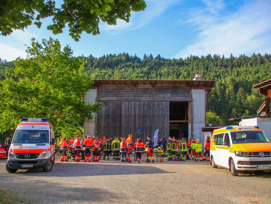 Team und Fahrzeuge des Malteser Rettungsdienst in Offenburg, Gegenbach und Neuried
