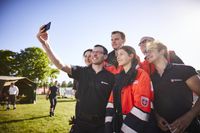 Ehrenamtliche Malteser beim Selfie