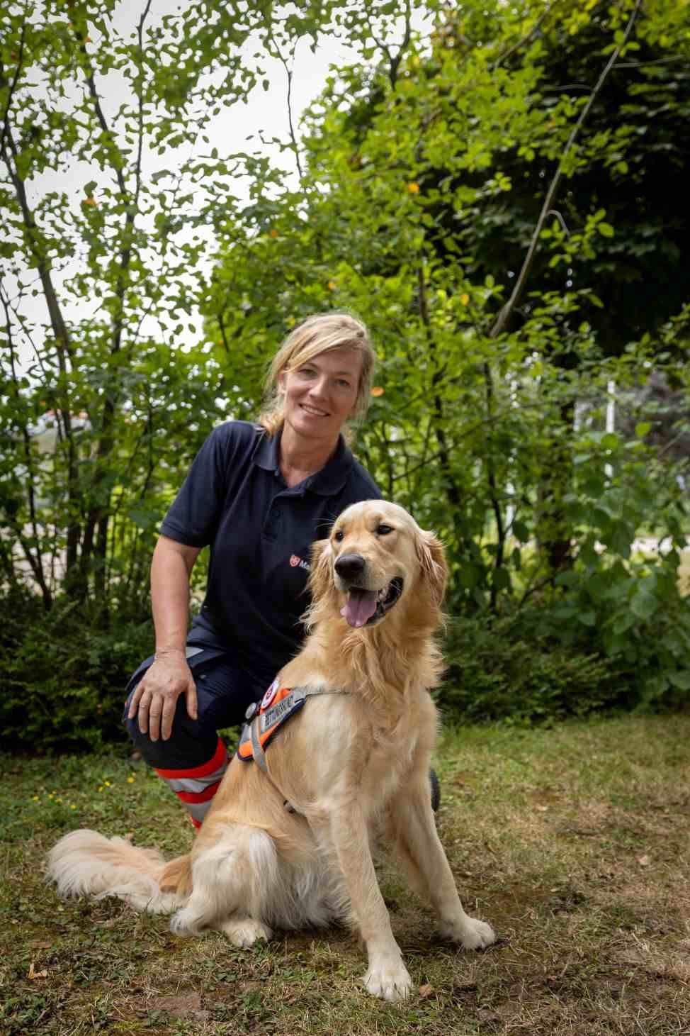 Unsere Helferin Nicole mit ihrem Hund Flocke
