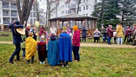 Sternsinger besuchen Senioren