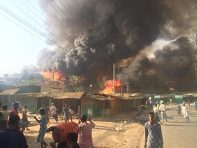 Riesiger Brand in Cox´s Bazar. Malteser helfen über ihre Partner vor Ort. Foto: GK/Malteser International