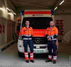 Notfallsanitäter bei Kliniktransport an der Uniklinik Freiburg