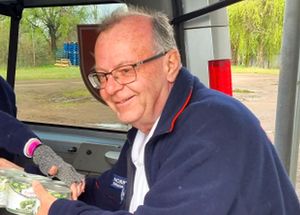 Packt an: Norbert Scheffler.