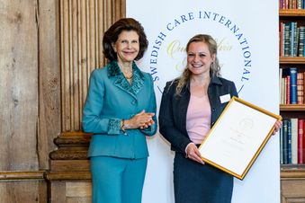 Königin Silvia von Schweden zeichnet deutsche Altenpflegeschülerin aus