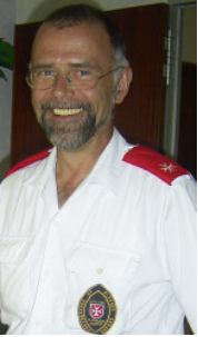 Portrait of deacon Thomas Müller in his Order of Malta uniform, newsletter no. 26 (2006/2007).