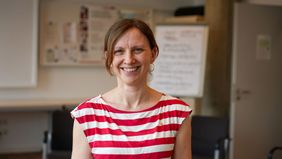 Regina Ehm, hauptamtliche Trauerbegleiterin und Koordinatorin der Anlaufstelle für Trauernde des Malteser Hilfsdienstes in Berlin.