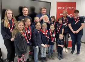 Gruppenfoto mit Kinder und Jugendlichen sowie dem Halterner Bürgermeister