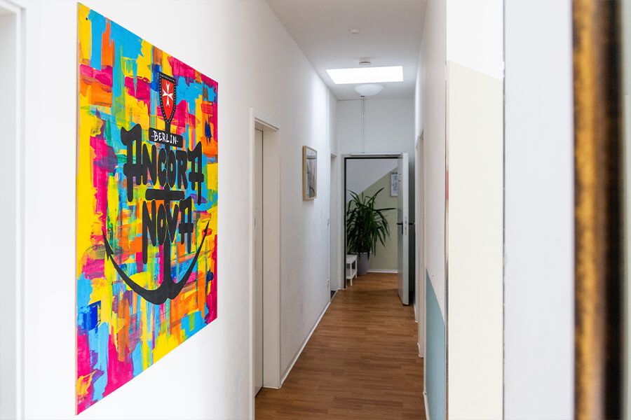 Man sieht den Flur der Wohngruppe