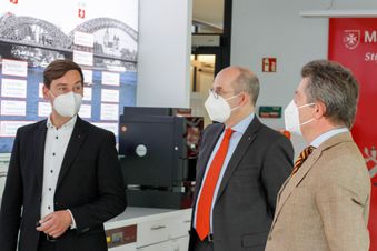 Zu Gesprächen über den Bevölkerungsschutz in der Malteser Zentrale: SPD-Bundestagsabgeordneter Sebastian Hartmann (li.). Foto: Malteser