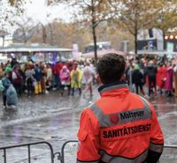 Karnevalsstart: Malteser empfehlen Jecken besonderes Verhalten