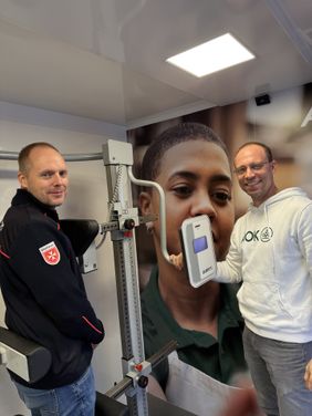 Beim Gesundheitstag gab es für die Mitarbeitenden der Malteser unter anderem einen Rückencheck und die passenden Empfehlungen für ihren Alltag. 