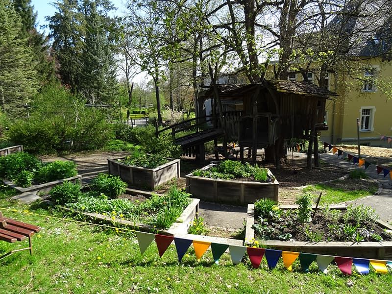 Malteser Kinderhaus: Blick in den Garten