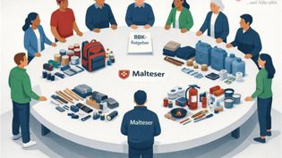 Grafik: Menschen und ein Mann in Malteserkleidung stehen um einen runden Tisch, in der Mitte das Malteser Logo, darum herum Gegenstände, die in Krisen wichtig sind.