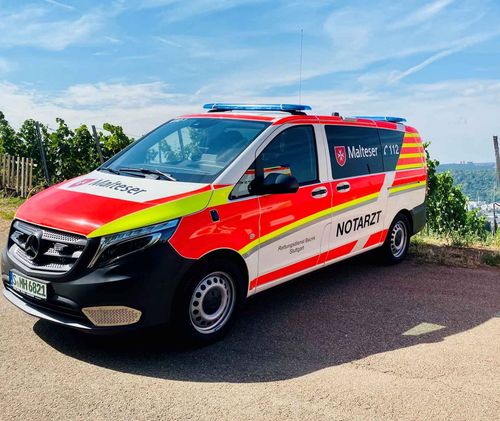 Notarzteinsatzfahrzeug NEF der Malteser Stuttgart