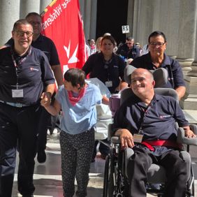 Betreuende zusammen mit Pilgernden