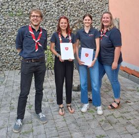Diözesanjugendsprecher Fabian Weiß und seine Stellvertreterin Anna Hoffmann (v.r.) gratulierten Julia Eichberger und Tatjana Kuss zu ihren Berufungen und Julia Eichberger zusätzlich zur Wahl zur stellvertretenden Diözesanjugendsprecherin