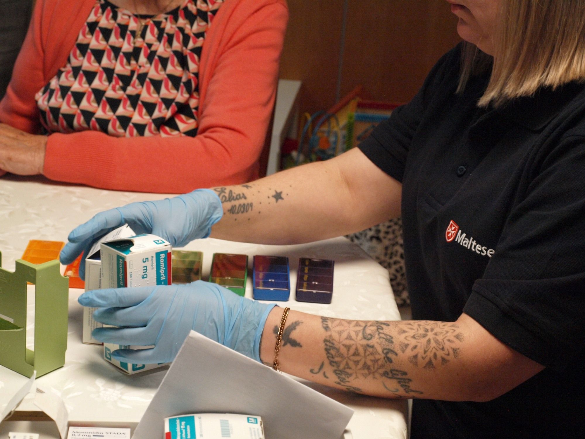 Medikamente richten ambulante Pflege Aalen