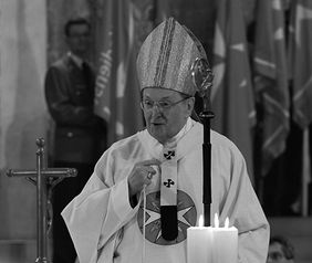 Kardinal Meisner beim Gottesdienst zur Übergabe der Malteser Geschäftsführung