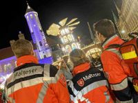 Sanitäter der Malteser auf dem Weihnachtsmarkt