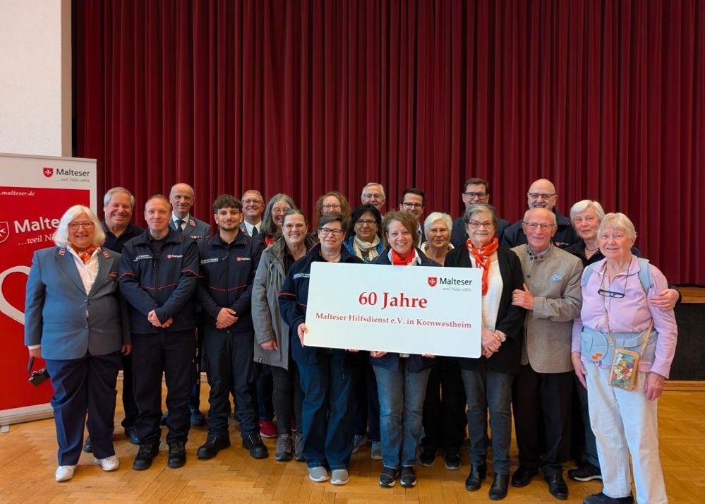 In den vergangenen sechs Jahrzehnten entwickelten die Malteser Kornwestheim ein vielfältiges Angebot sozialer, pflegerischer und helfender Dienste – getragen überwiegend von Ehrenamtlichen. Auch Landtagsabgeordneter Lukas Tietze war zum Festakt gekommen. Fotos: Malteser